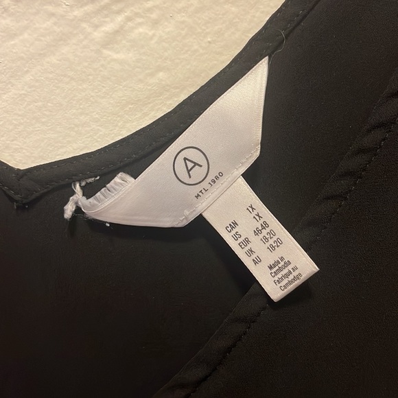 Sheer black tank with buttons - Picture 2 of 2